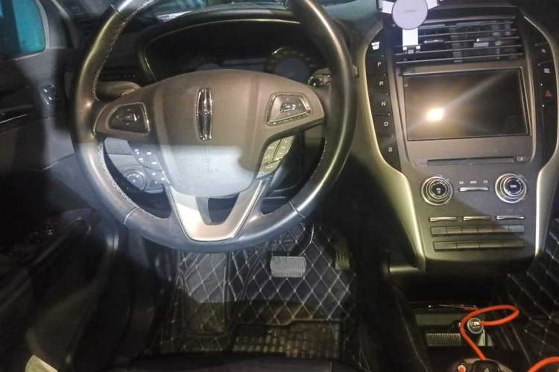 Used Lincoln MKC 2017 2.0T Two-Wheel Drive Deluxe Edition Steering Wheel