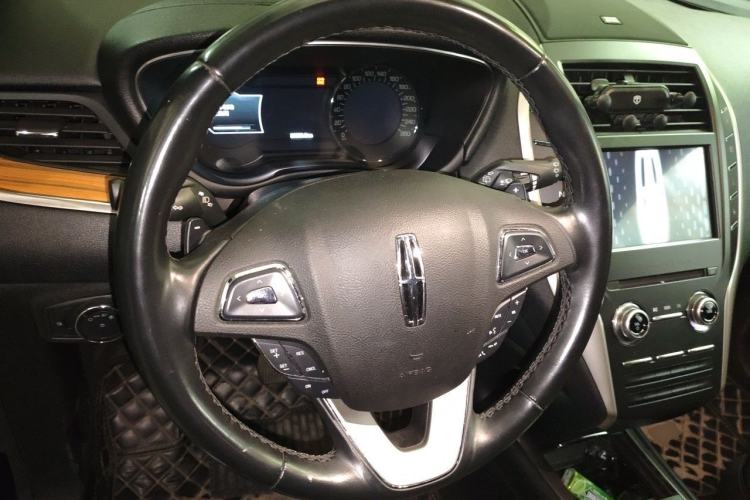Used Lincoln MKC 2017 2.0T Four-Wheel Drive Zunya Edition Steering Wheel