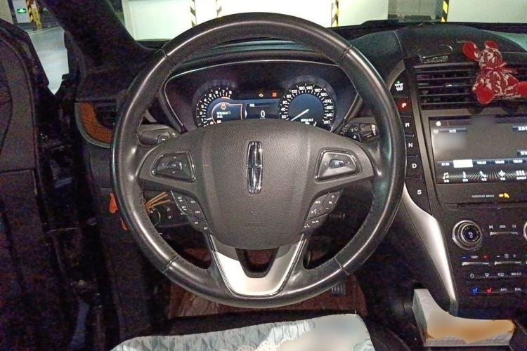 Used Lincoln MKC 2017 2.0T Four-Wheel Drive Zunya Edition Steering Wheel