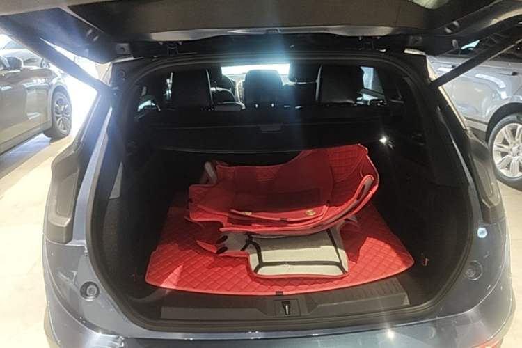 Used Lincoln MKC 2017 2.0T Two-Wheel-Drive Luxury Edition Trunk