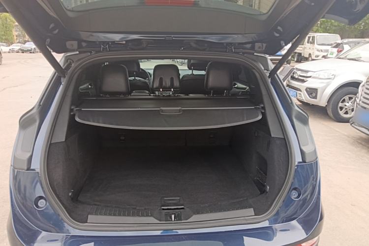 Used Lincoln MKC 2017 2.0T Two-Wheel Drive Deluxe Edition Trunk