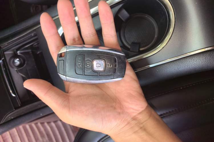 Used Lincoln MKC 2017 2.0T Two-Wheel Drive Deluxe Edition Vehicle Key