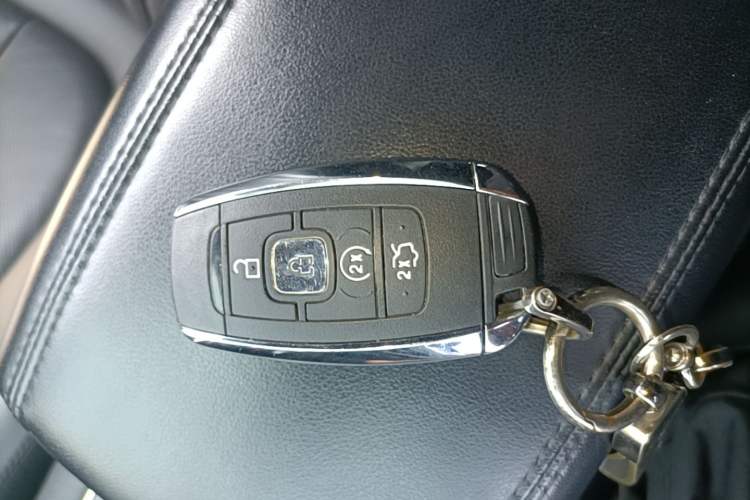 Used Lincoln MKC 2017 2.0T Two-Wheel Drive Deluxe Edition Vehicle Key