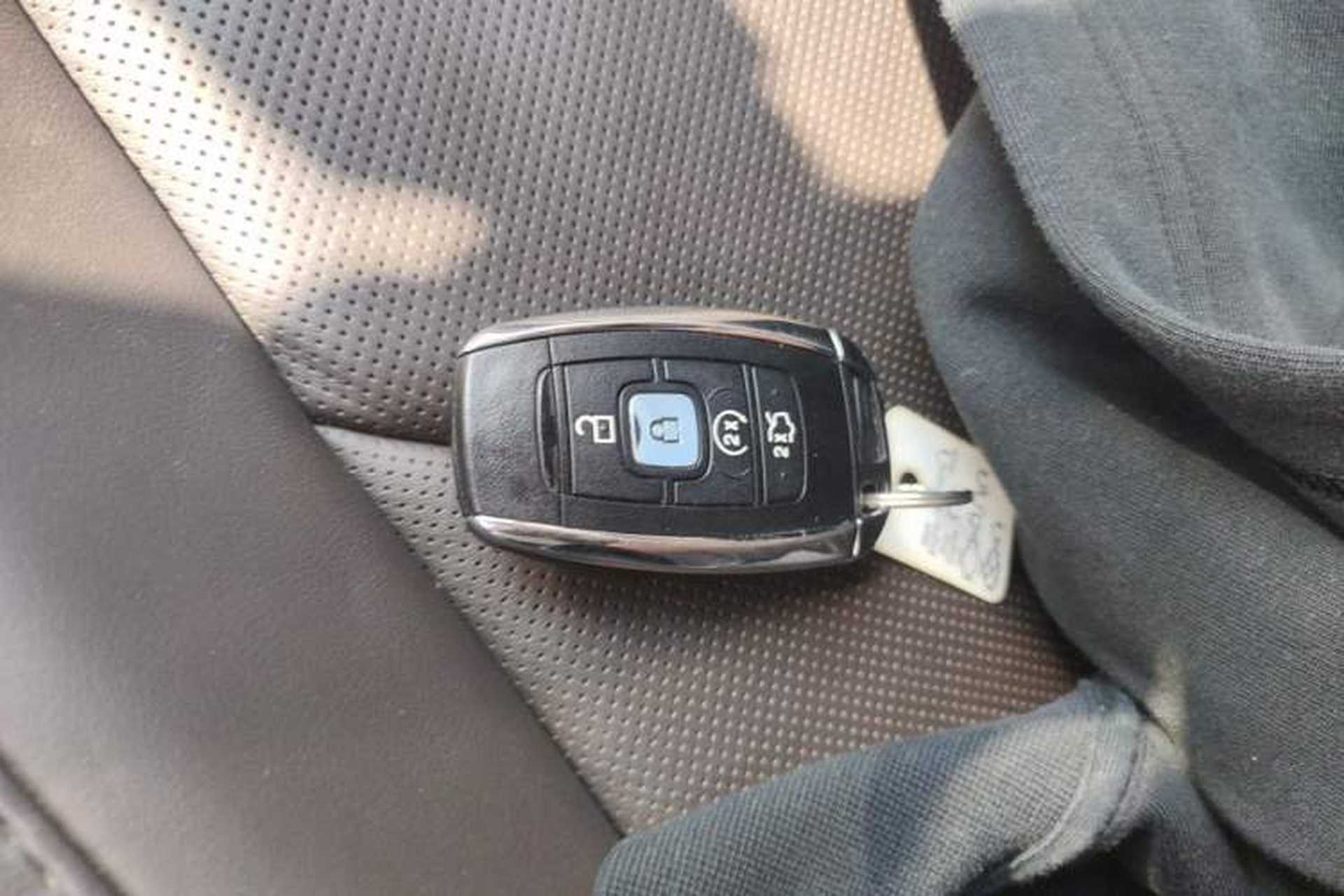 Used Lincoln MKC 2017 2.0T Two-Wheel-Drive Luxury Edition Vehicle Key