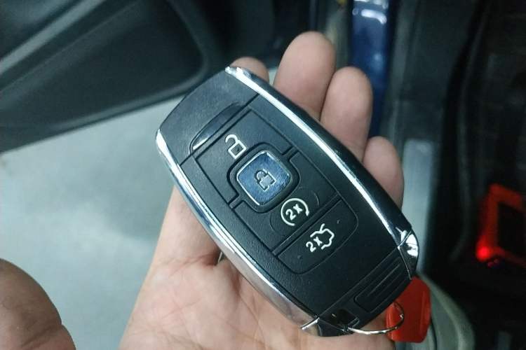 Used Lincoln MKC 2017 2.0T Two-Wheel-Drive Luxury Edition Vehicle Key