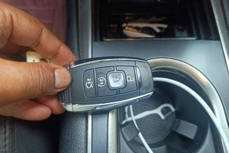Used Lincoln MKC 2017 2.0T Two-Wheel Drive Deluxe Edition Vehicle Key