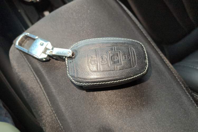 Used Lincoln MKC 2017 2.0T Two-Wheel-Drive Luxury Edition Vehicle Key