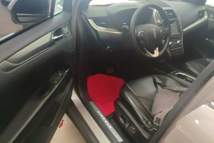 Used Lincoln MKC 2017 2.0T Two-Wheel Drive Deluxe Edition Driver Seat