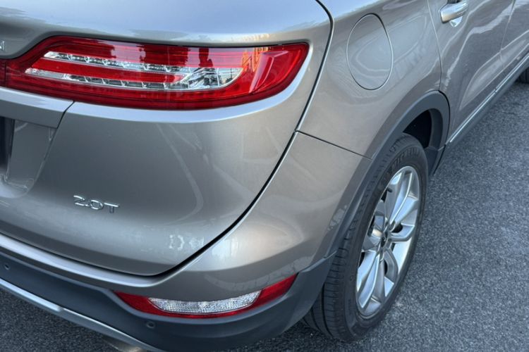 Used Lincoln MKC 2017 2.0T Two-Wheel-Drive Luxury Edition Exterior 2