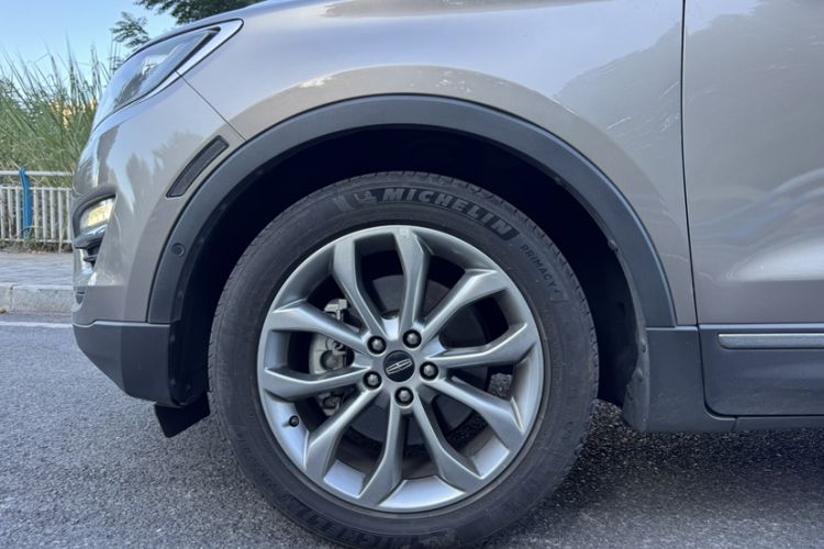 Used Lincoln MKC 2017 2.0T Two-Wheel-Drive Luxury Edition Exterior 3