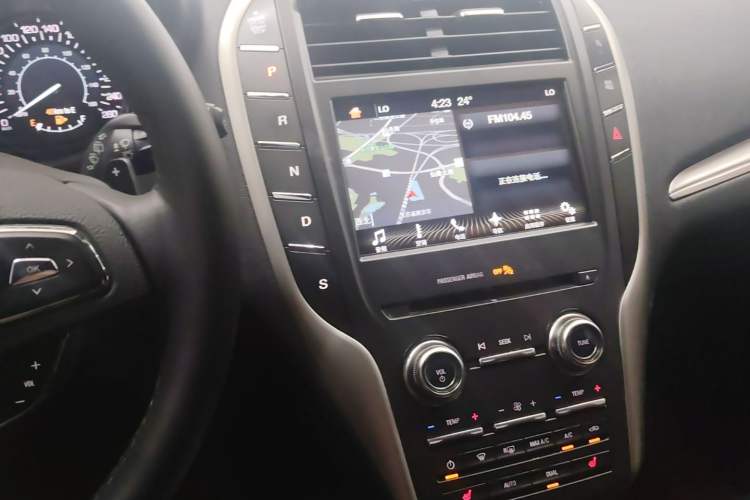 Used Lincoln MKC 2017 2.0T Two-Wheel Drive Deluxe Edition Gear Lever
