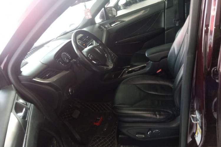 Used Lincoln MKC 2017 2.0T Two-Wheel Drive Deluxe Edition Left Front Seat