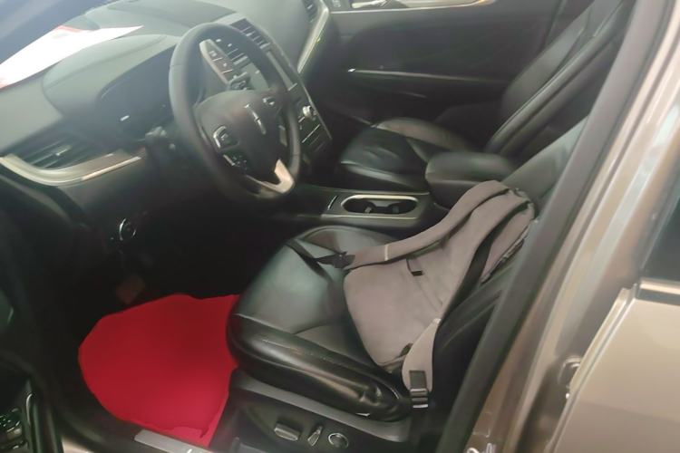 Used Lincoln MKC 2017 2.0T Two-Wheel Drive Deluxe Edition Left Front Seat