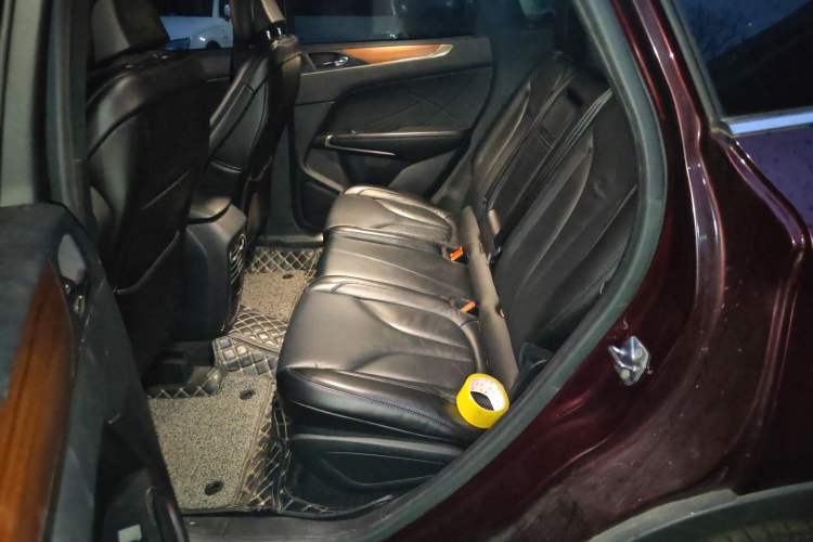 Used Lincoln MKC 2017 2.0T Two-Wheel-Drive Luxury Edition Left Rear Seat