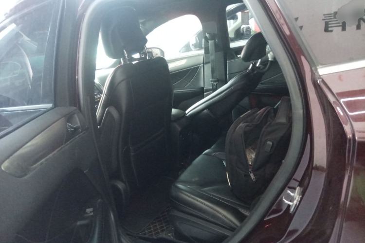 Used Lincoln MKC 2017 2.0T Two-Wheel Drive Deluxe Edition Left Rear Seat