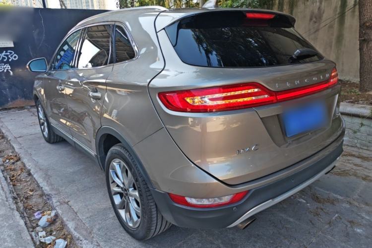 Used Lincoln MKC 2017 2.0T Two-Wheel-Drive Luxury Edition Rear Left 45 Deg