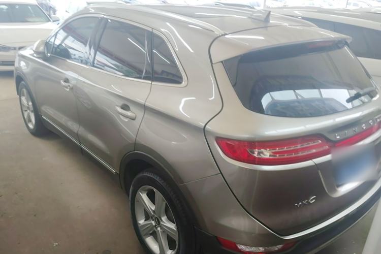 Used Lincoln MKC 2017 2.0T Two-Wheel Drive Deluxe Edition Rear Left 45 Deg