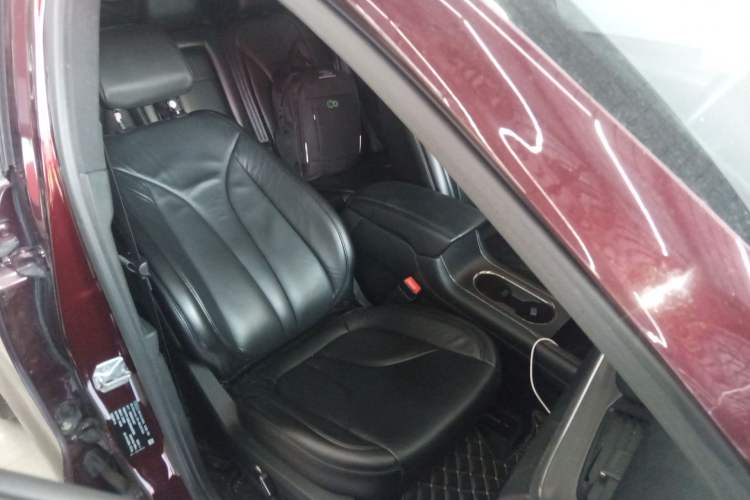 Used Lincoln MKC 2017 2.0T Two-Wheel Drive Deluxe Edition Right Front Seat