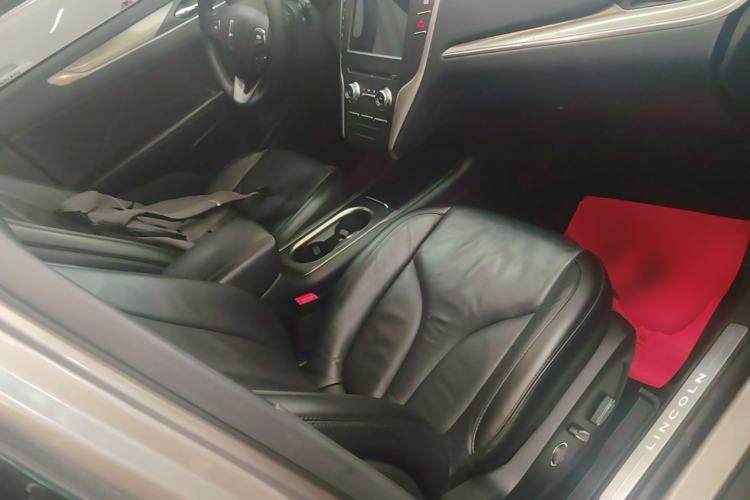 Used Lincoln MKC 2017 2.0T Two-Wheel Drive Deluxe Edition Right Front Seat