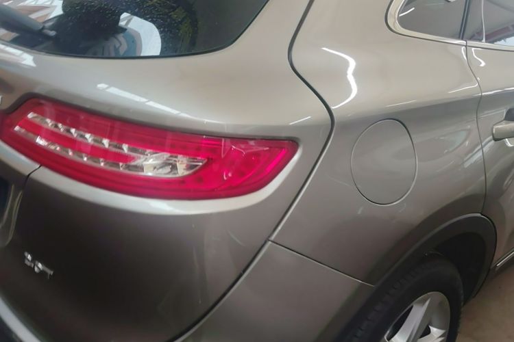 Used Lincoln MKC 2017 2.0T Two-Wheel Drive Deluxe Edition Right Rear Taillight
