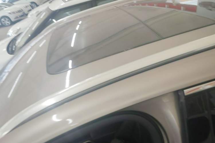 Used Lincoln MKC 2017 2.0T Two-Wheel Drive Deluxe Edition Roof