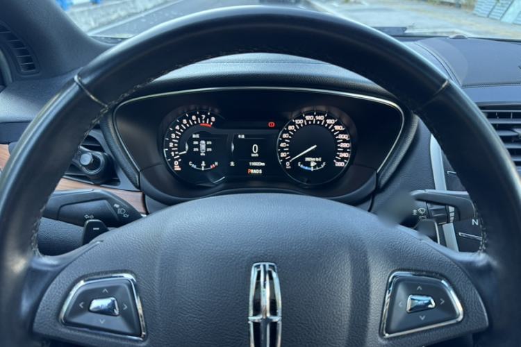 Used Lincoln MKC 2017 2.0T Two-Wheel-Drive Luxury Edition Steering Wheel