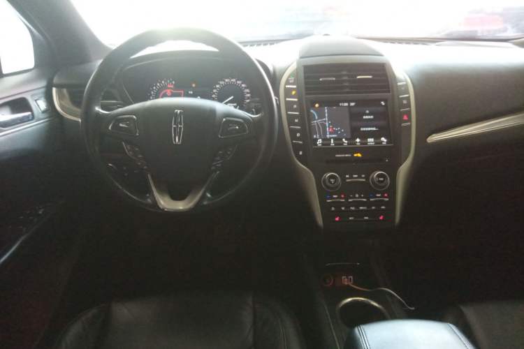 Used Lincoln MKC 2017 2.0T Two-Wheel Drive Deluxe Edition Steering Wheel