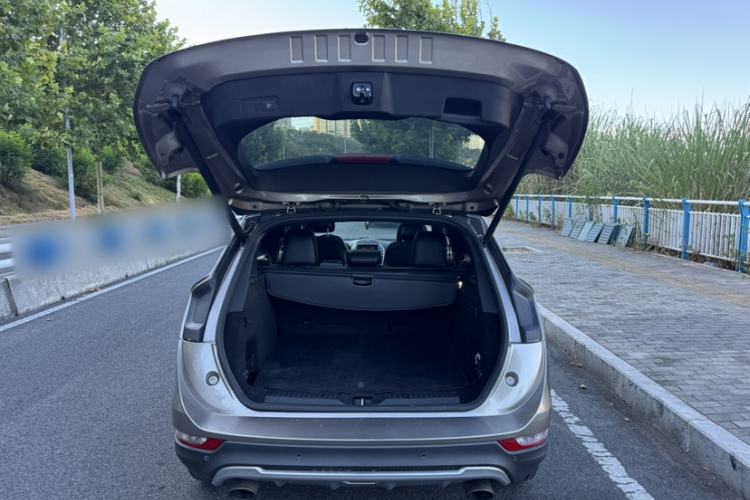 Used Lincoln MKC 2017 2.0T Two-Wheel-Drive Luxury Edition Trunk