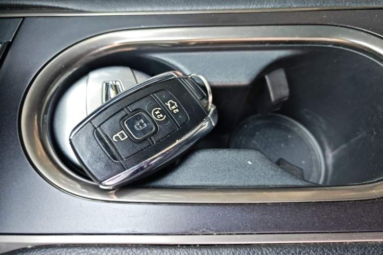 Used Lincoln MKC 2017 2.0T Two-Wheel-Drive Luxury Edition Vehicle Key