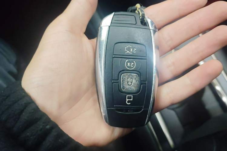 Used Lincoln MKC 2017 2.0T Two-Wheel Drive Deluxe Edition Vehicle Key