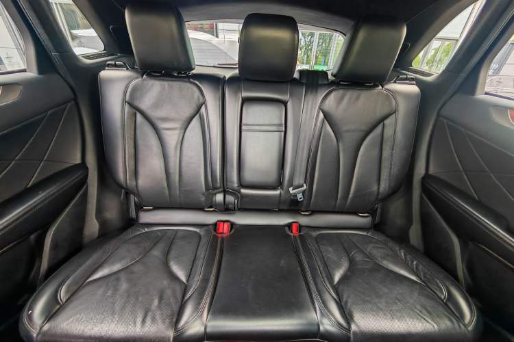 Used Lincoln MKC 2017 2.0T Two-Wheel-Drive Luxury Edition Interior 7