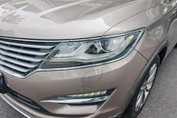 Used Lincoln MKC 2017 2.0T Two-Wheel-Drive Luxury Edition Left Front Headlight