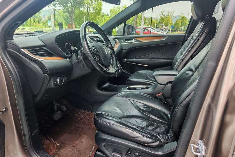 Used Lincoln MKC 2017 2.0T Two-Wheel-Drive Luxury Edition Left Front Seat