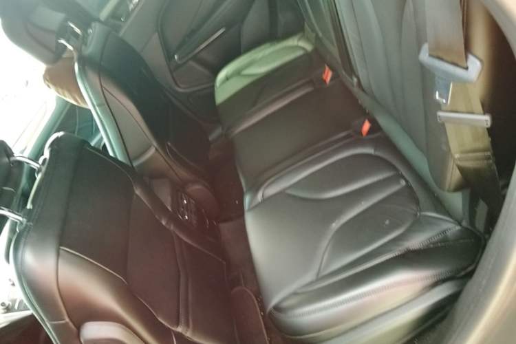 Used Lincoln MKC 2017 2.0T Two-Wheel-Drive Luxury Edition Left Rear Seat