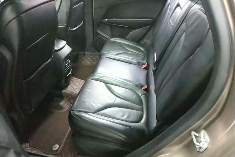 Used Lincoln MKC 2017 2.0T Two-Wheel-Drive Luxury Edition Left Rear Seat