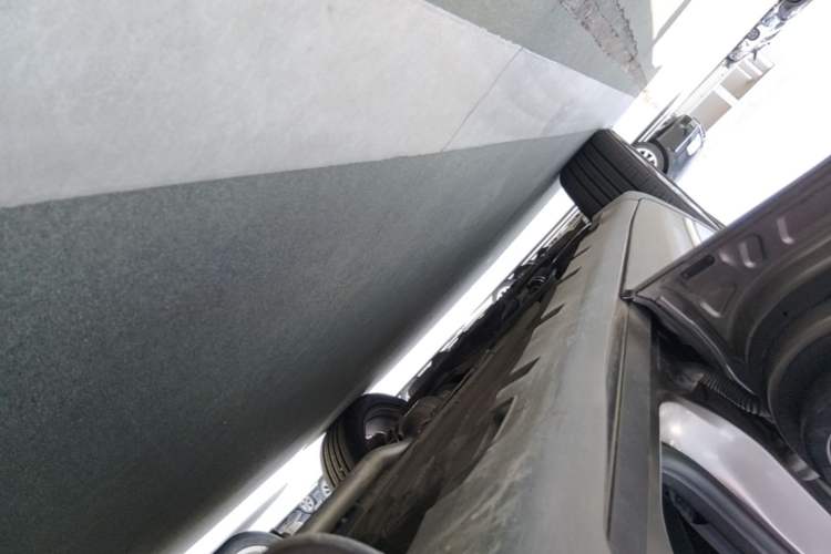Used Lincoln MKC 2017 2.0T Two-Wheel-Drive Luxury Edition Left Side Sill