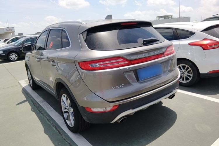 Used Lincoln MKC 2017 2.0T Two-Wheel-Drive Luxury Edition Rear Left 45 Deg
