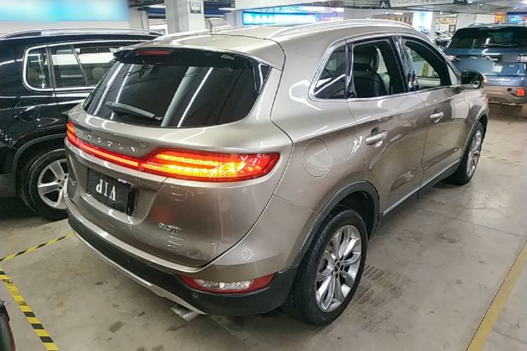 Used Lincoln MKC 2017 2.0T Two-Wheel-Drive Luxury Edition Rear Right 45 Deg