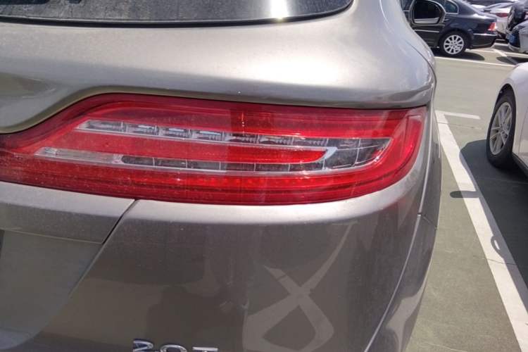 Used Lincoln MKC 2017 2.0T Two-Wheel-Drive Luxury Edition Right Rear Taillight