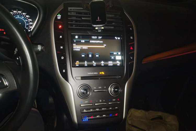 Used Lincoln MKC 2017 2.0T Two-Wheel-Drive Luxury Edition Audio And AC Panel