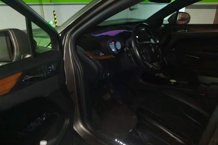 Used Lincoln MKC 2017 2.0T Two-Wheel-Drive Luxury Edition Driver Seat