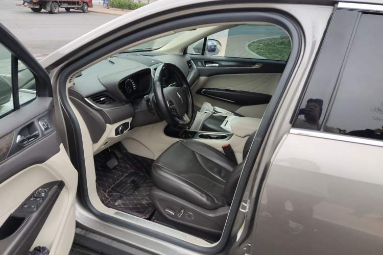 Used Lincoln MKC 2017 2.0T Two-Wheel-Drive Luxury Edition Driver Seat