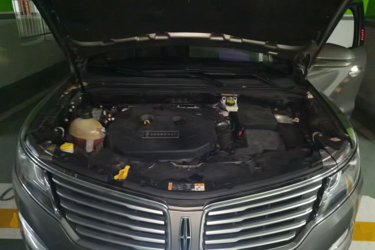 Used Lincoln MKC 2017 2.0T Two-Wheel-Drive Luxury Edition Engine Bay