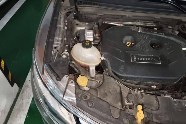 Used Lincoln MKC 2017 2.0T Four-Wheel Drive Zunya Edition Engine Bay Right