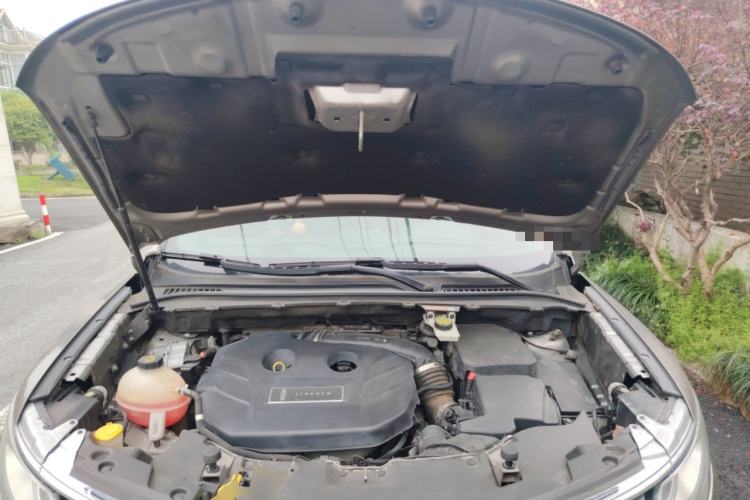 Used Lincoln MKC 2017 2.0T Two-Wheel-Drive Luxury Edition Engine Bay