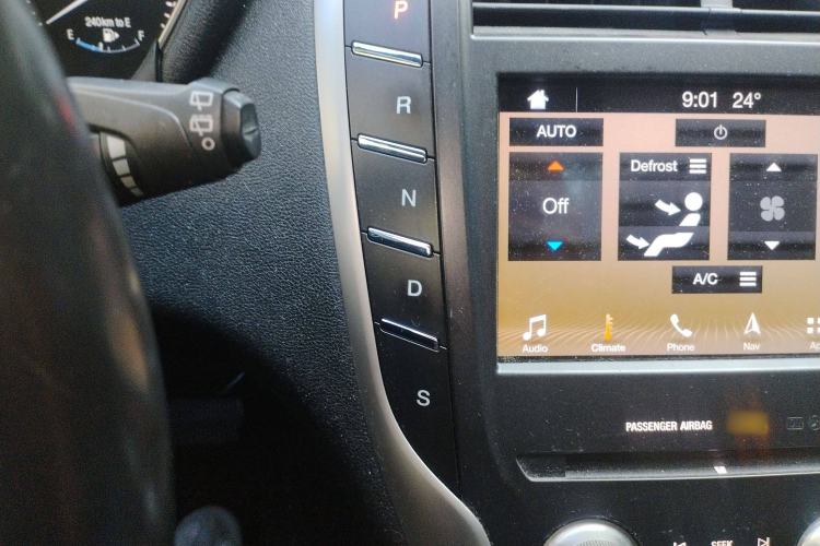 Used Lincoln MKC 2017 2.0T Two-Wheel Drive Deluxe Edition Gear Lever