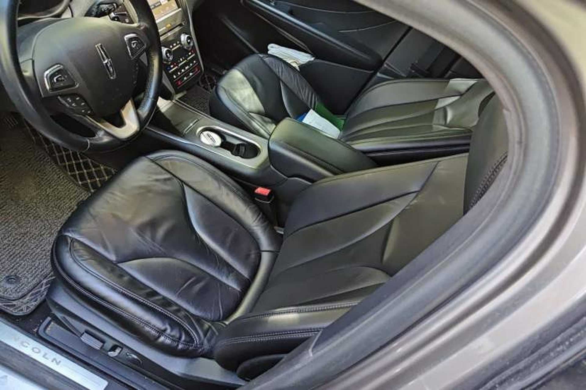 Used Lincoln MKC 2017 2.0T Two-Wheel Drive Deluxe Edition Left Front Seat