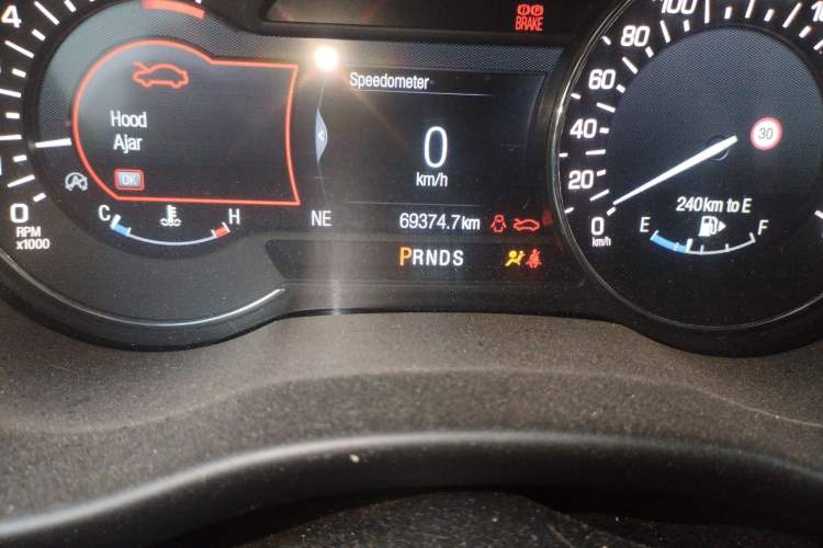 Used Lincoln MKC 2017 2.0T Two-Wheel Drive Deluxe Edition Odometer Close Up