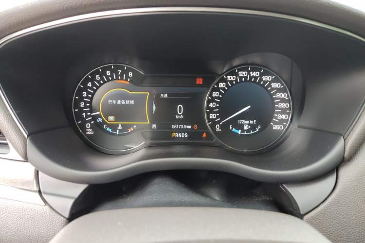 Used Lincoln MKC 2017 2.0T Two-Wheel-Drive Luxury Edition Odometer Close Up