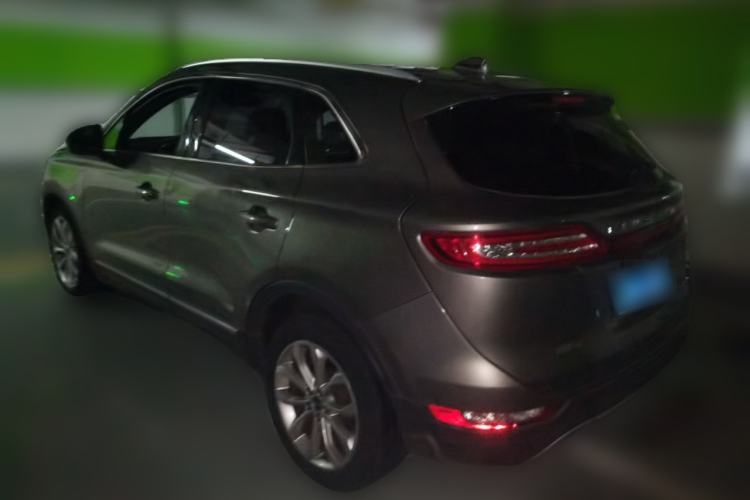 Used Lincoln MKC 2017 2.0T Two-Wheel-Drive Luxury Edition Rear Left 45 Deg
